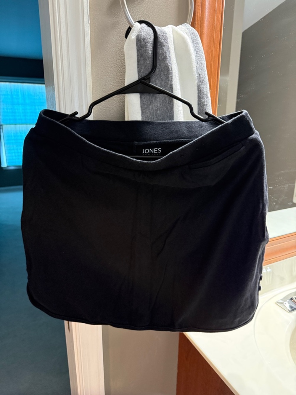 Jones New York Black Skort